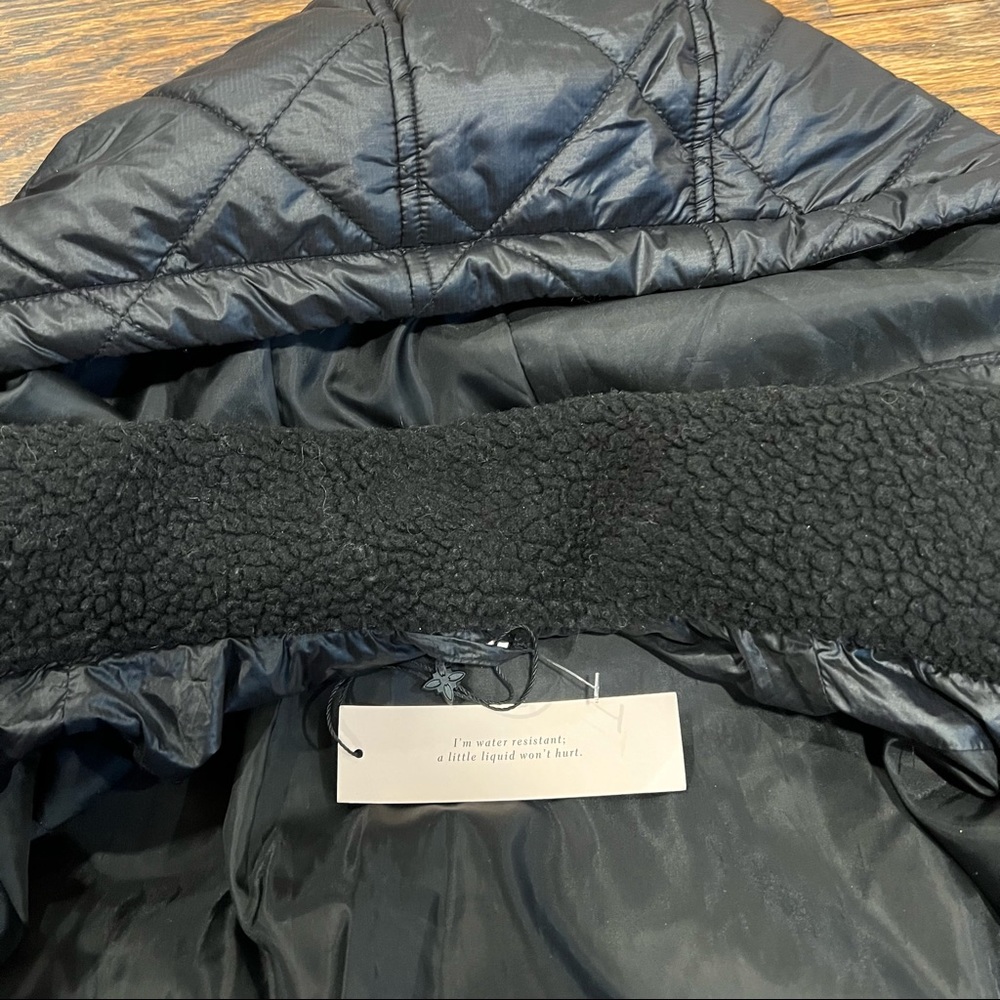 BCBG Puffer Faux Fur Coat Jacket with Hood Pockets Winter Fall NWT Size Large - Picture 3 of 5